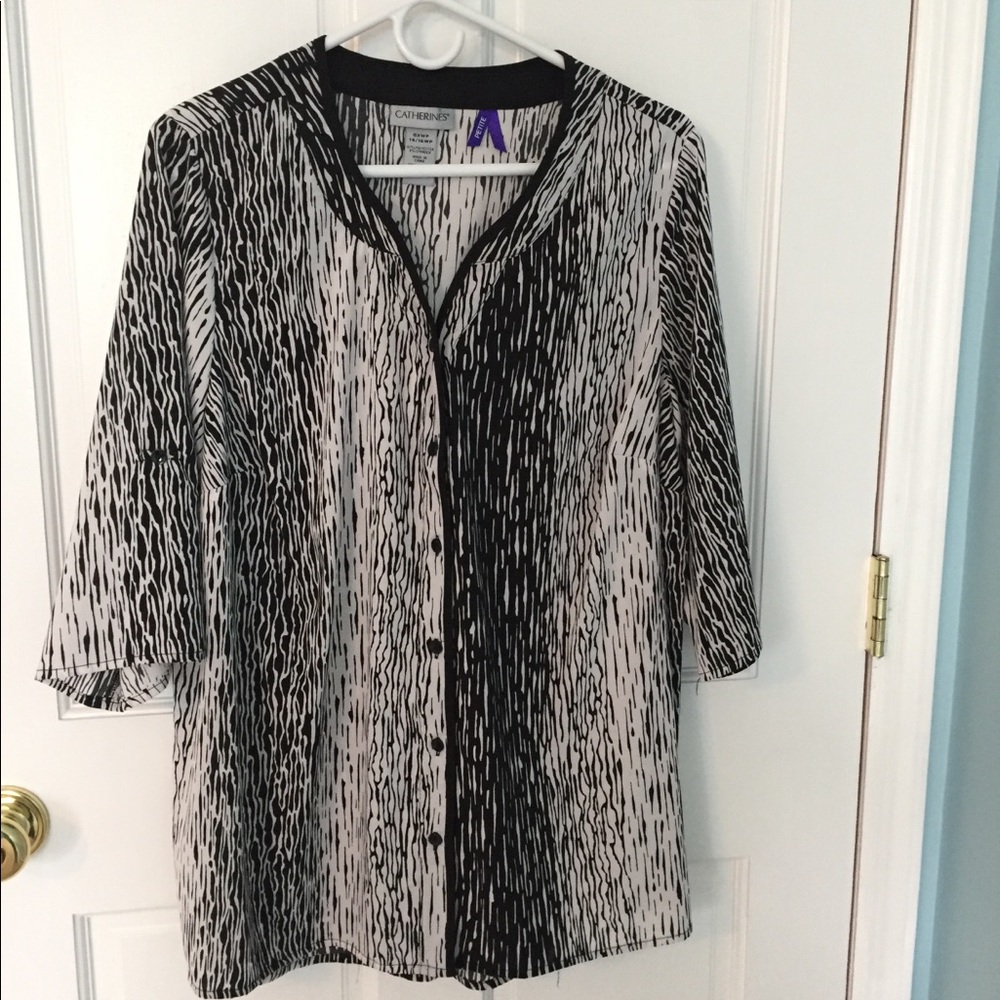Catherine s black and white blouse